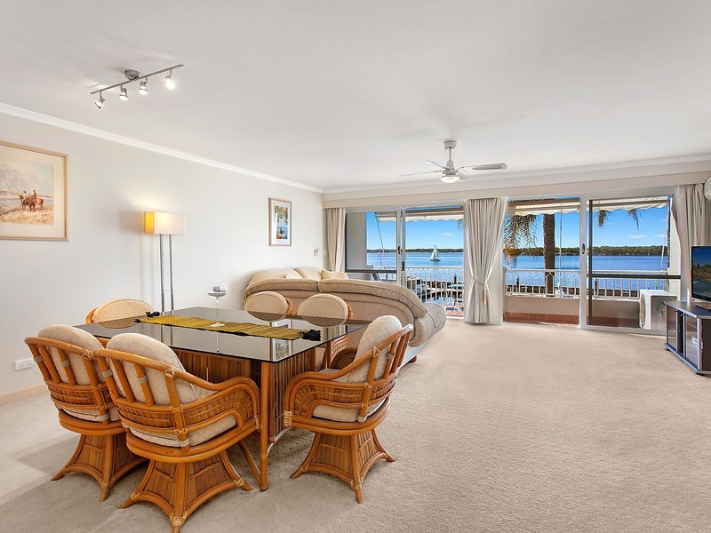 55/3 Marina Crescent, Runaway Bay QLD 4216
