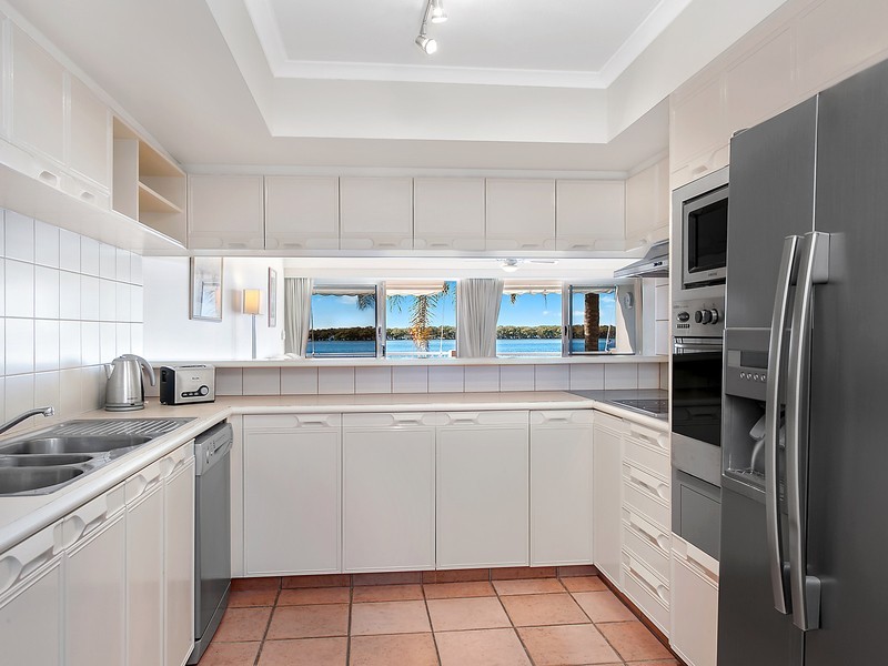 55/3 Marina Crescent, Runaway Bay QLD 4216
