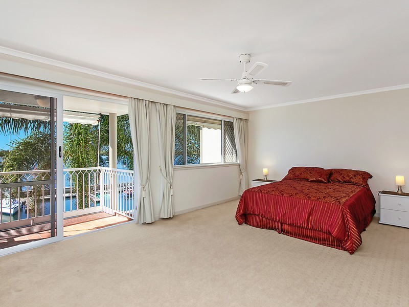 55/3 Marina Crescent, Runaway Bay QLD 4216