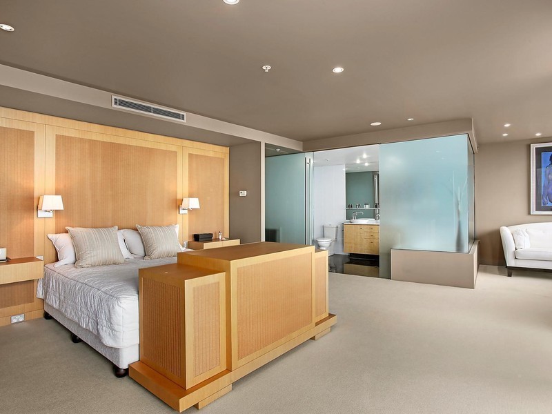 2402/17 Albert Avenue, Broadbeach QLD 4218