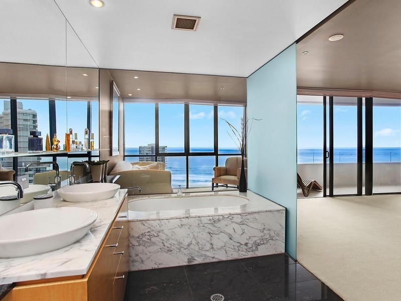 2402/17 Albert Avenue, Broadbeach QLD 4218