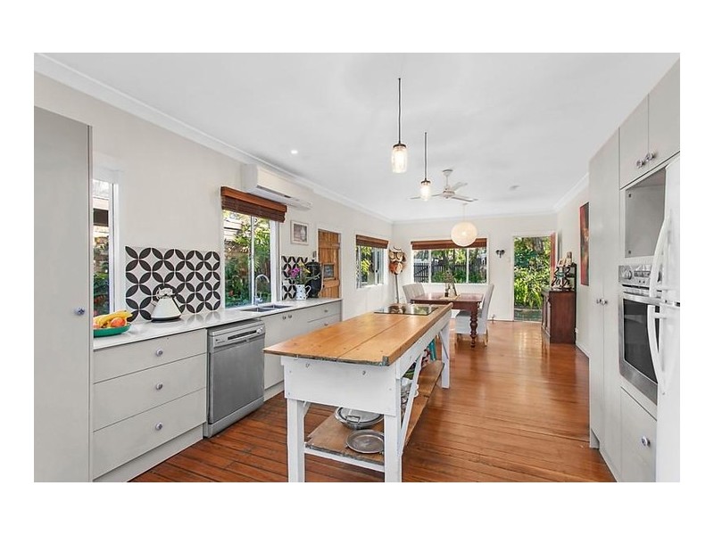 12 Chuter Avenue, Southport QLD 4215