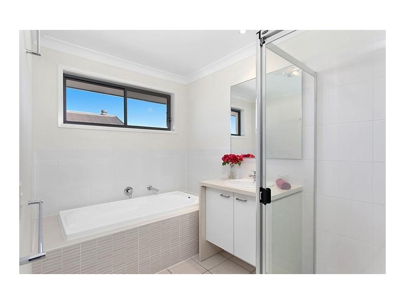 12 Casuarina Drive, Molendinar QLD 4214