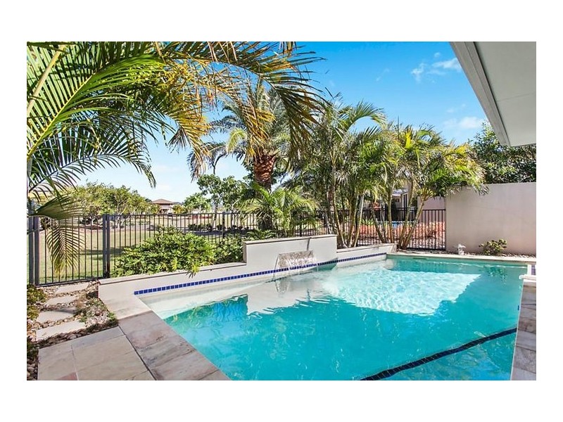 2857 Virginia Drive, Hope Island QLD 4212
