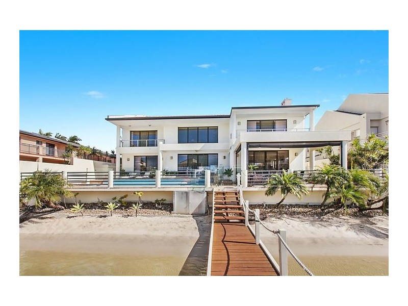 104 Commodore Drive, Paradise Waters QLD 4217