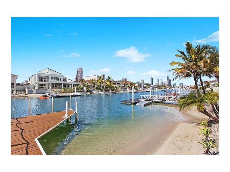 104 Commodore Drive, Paradise Waters QLD 4217