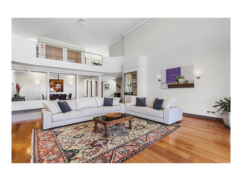 104 Commodore Drive, Paradise Waters QLD 4217