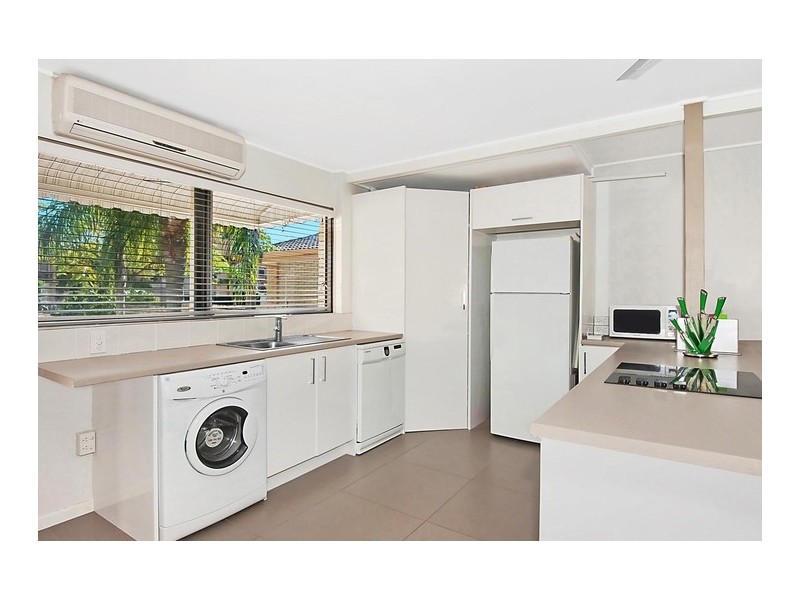 15/6 Stanhill Drive, Chevron Island QLD 4217