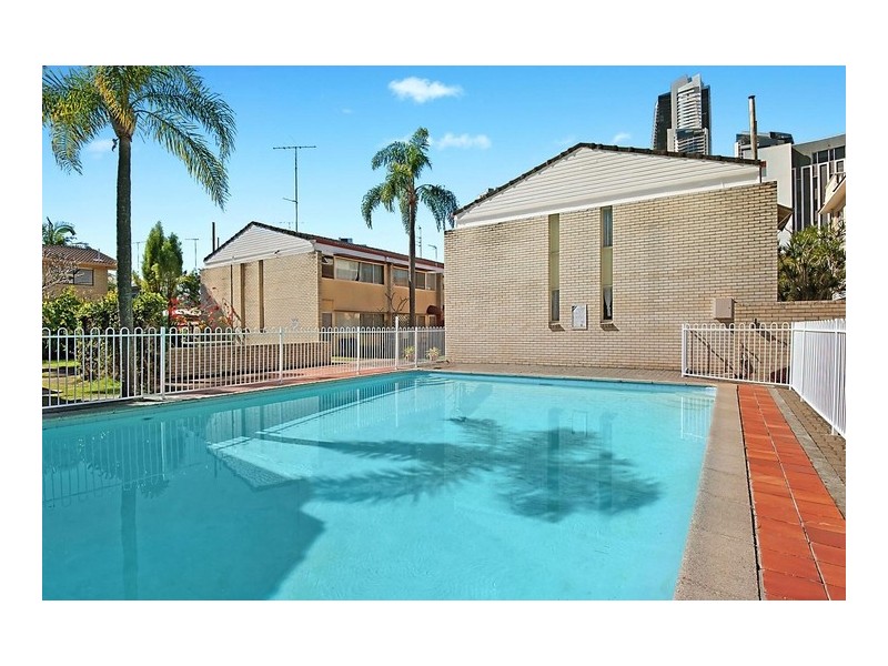 15/6 Stanhill Drive, Chevron Island QLD 4217