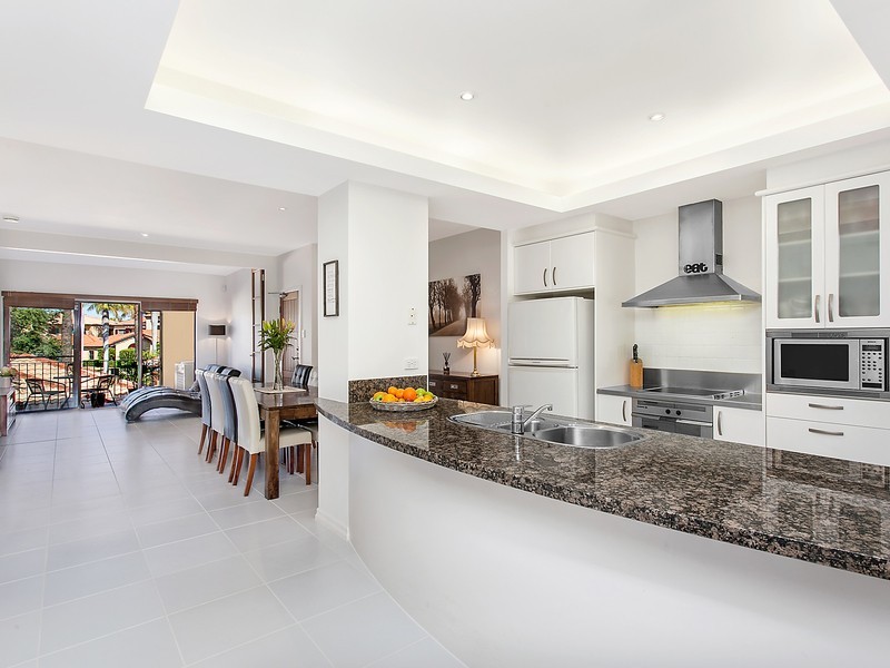 3267 Palladian Drive, Hope Island QLD 4212