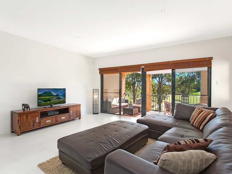 3267 Palladian Drive, Hope Island QLD 4212