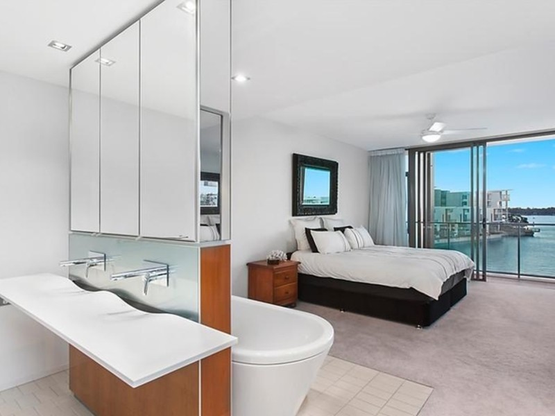 7303/2 Ephraim Island Parade, Paradise Point QLD 4216