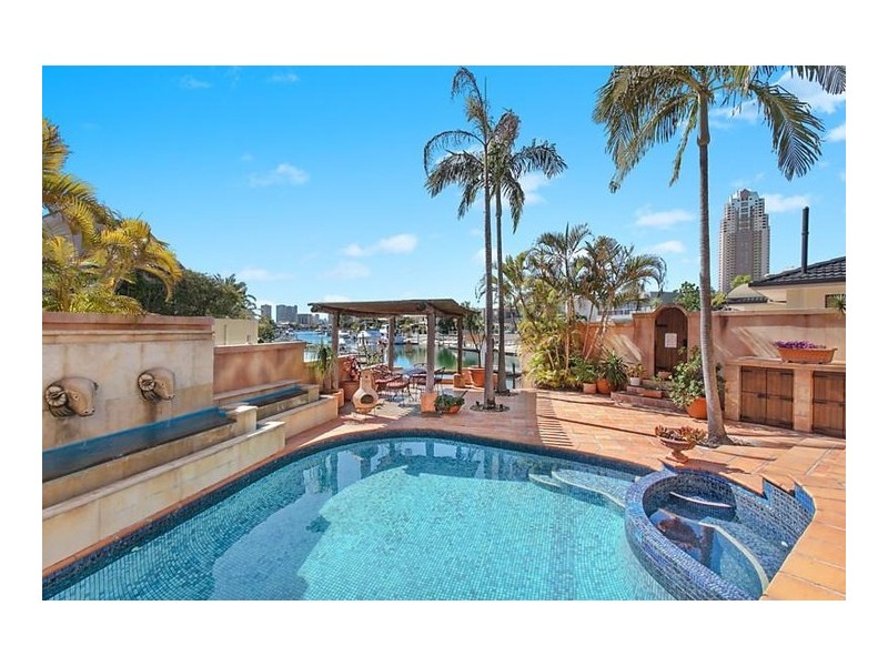 35 Admiralty Drive, Paradise Waters QLD 4217