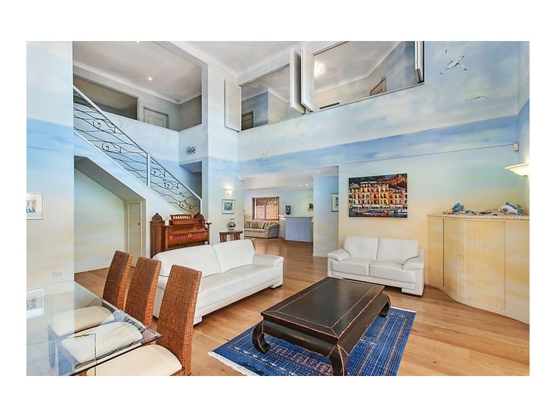 35 Admiralty Drive, Paradise Waters QLD 4217