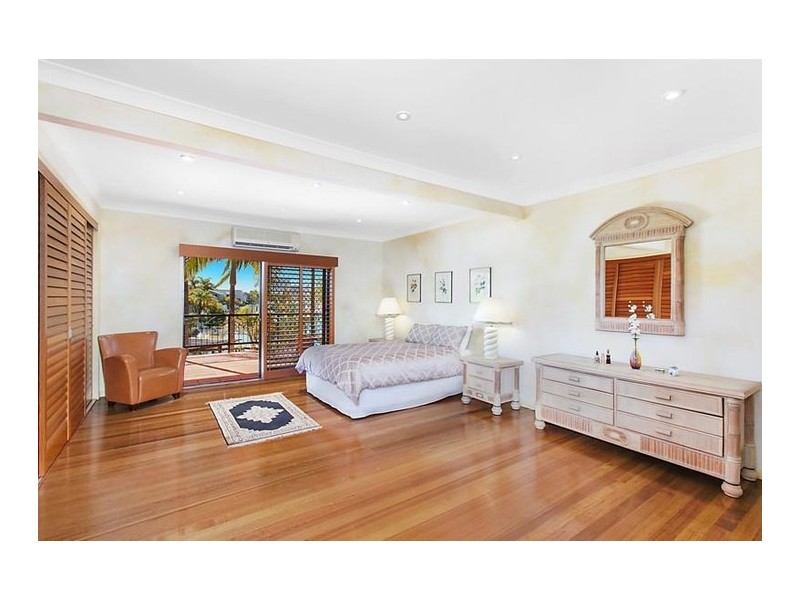 35 Admiralty Drive, Paradise Waters QLD 4217