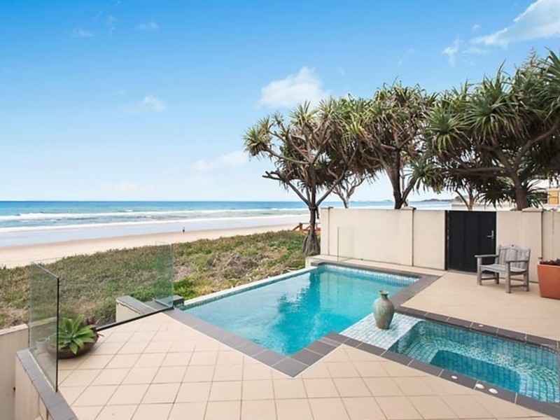 31 Hedges Avenue, Mermaid Beach QLD 4218