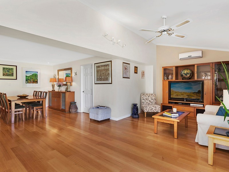 19 Santabelle Crescent, Clear Island Waters QLD 4226