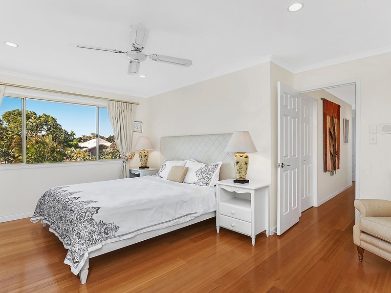 19 Santabelle Crescent, Clear Island Waters QLD 4226