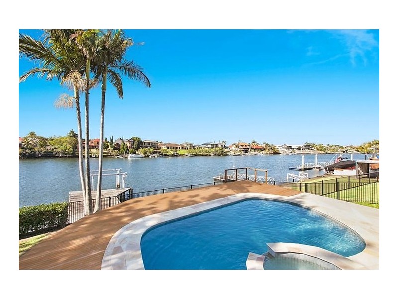 18 Garden Grove, Carrara QLD 4211