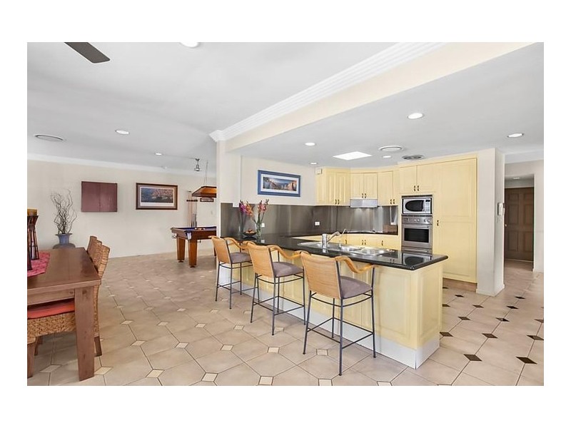 18 Garden Grove, Carrara QLD 4211