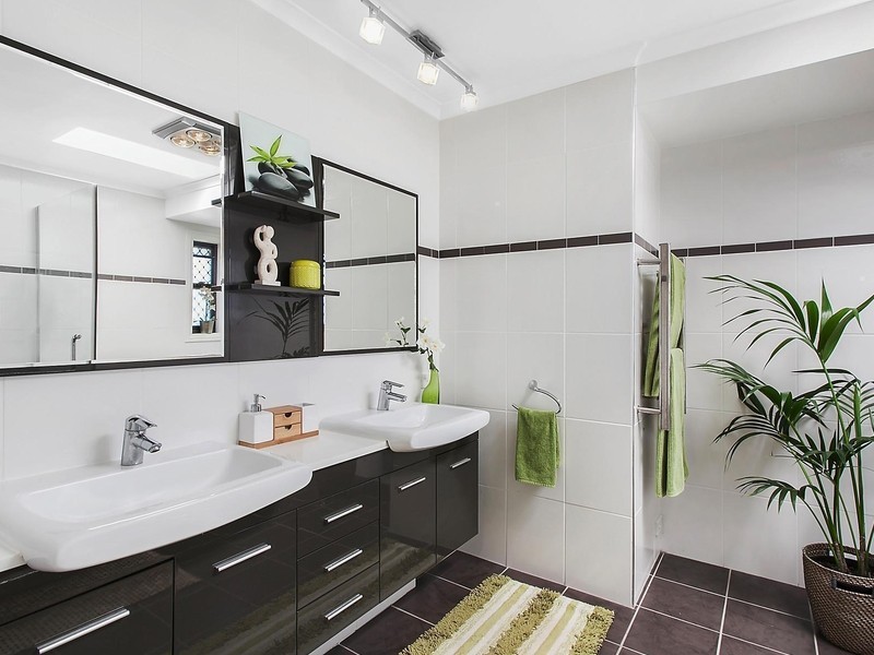 15 Reed Street, Ashmore QLD 4214
