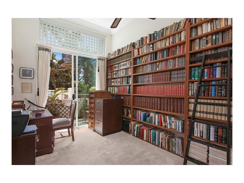 1/177 Old Burleigh Road, Broadbeach QLD 4218