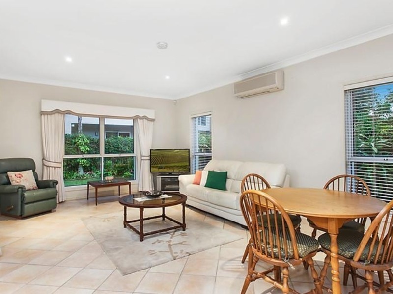 27 Ventura Road, Mermaid Beach QLD 4218