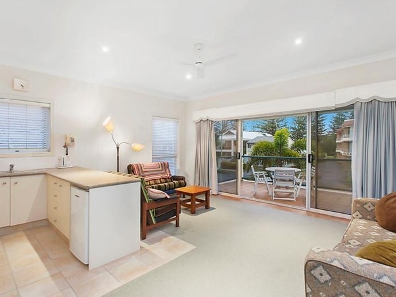 27 Ventura Road, Mermaid Beach QLD 4218