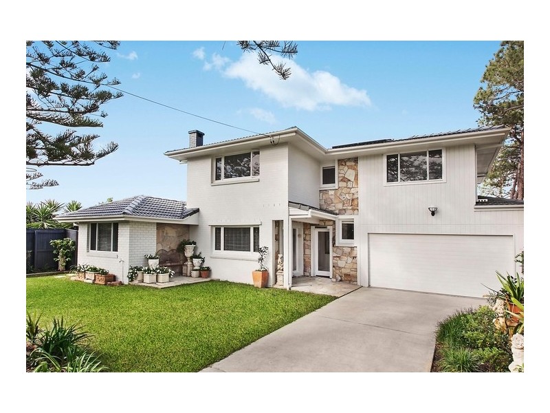 45 Allambi Avenue, Broadbeach Waters QLD 4218