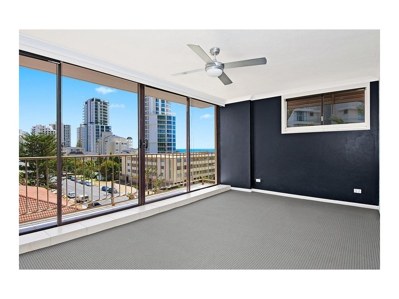 17/5 Queensland Avenue, Broadbeach QLD 4218