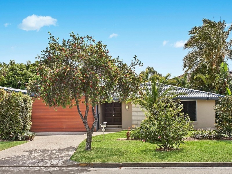 24 Stradbroke Street, Biggera Waters QLD 4216