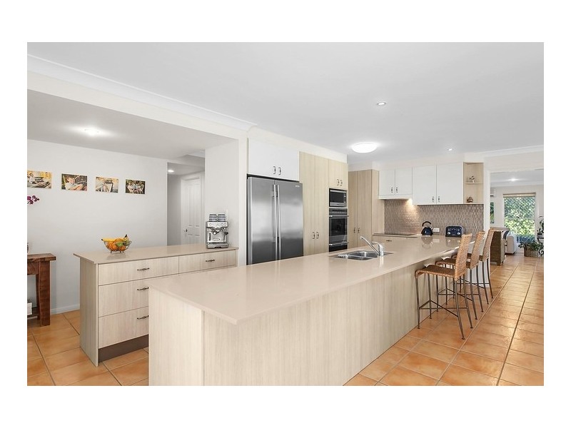 71 Chichester Drive, Arundel QLD 4214