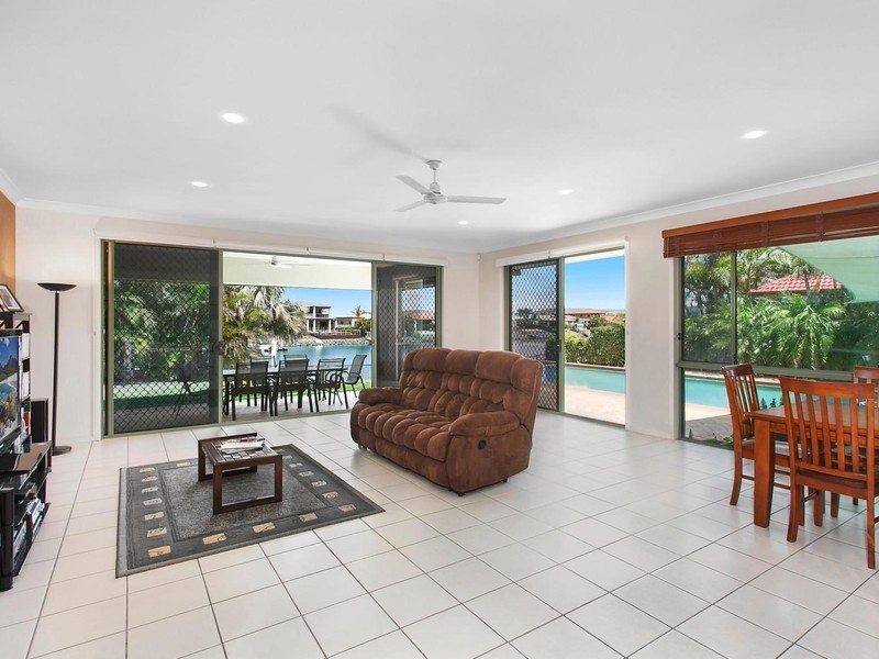 4 Saltair Grove, Monterey Keys QLD 4212