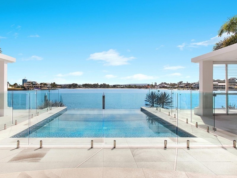 94 Admiralty Drive, Paradise Waters QLD 4217