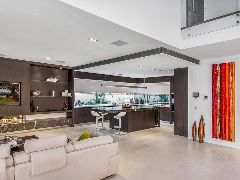94 Admiralty Drive, Paradise Waters QLD 4217