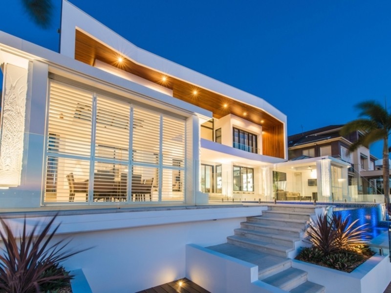 94 Admiralty Drive, Paradise Waters QLD 4217