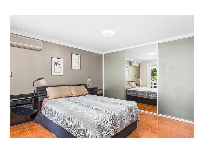27 Alamau Street, Benowa QLD 4217