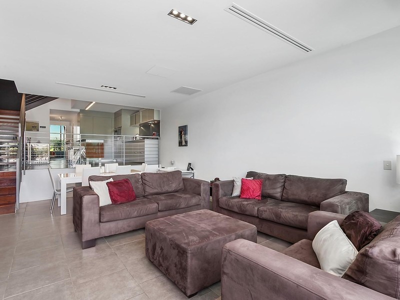 2108/2 Ephraim Island Parade, Paradise Point QLD 4216