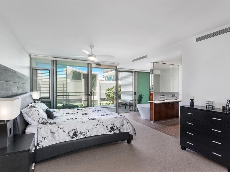 2108/2 Ephraim Island Parade, Paradise Point QLD 4216