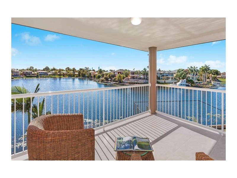 19 Tortuga Place, Clear Island Waters QLD 4226
