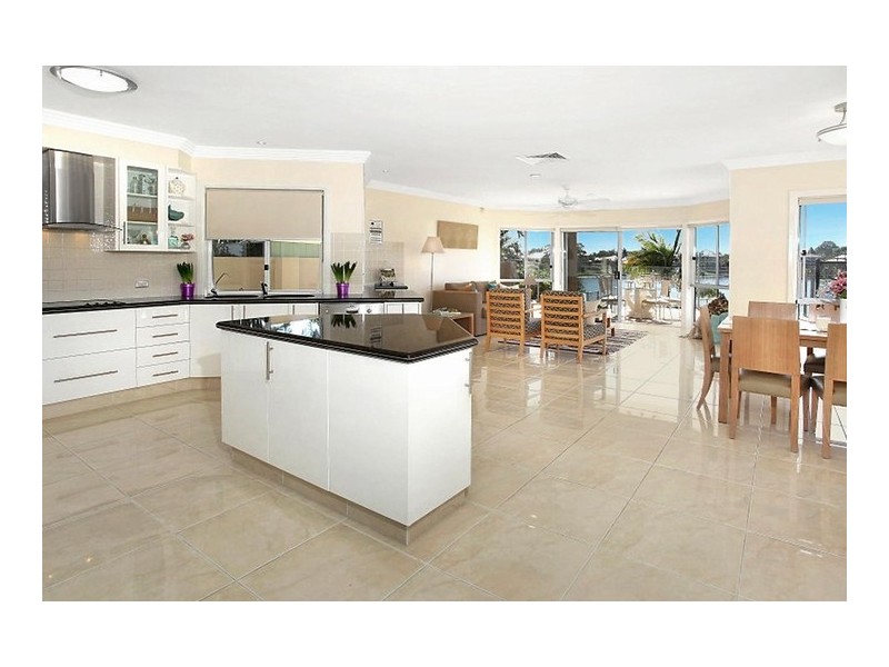 19 Tortuga Place, Clear Island Waters QLD 4226