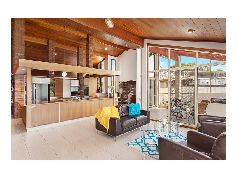 23 Pebble Beach Drive, Runaway Bay QLD 4216