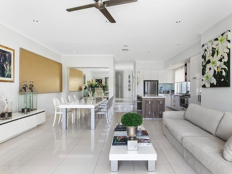 6096 Lugano Drive, Hope Island QLD 4212