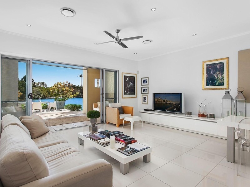 6096 Lugano Drive, Hope Island QLD 4212