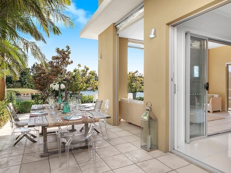 6096 Lugano Drive, Hope Island QLD 4212