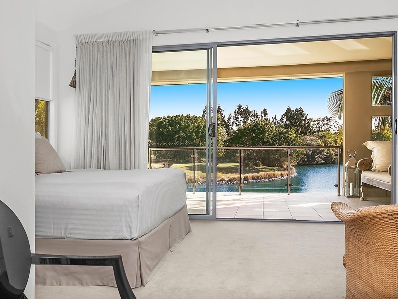 6096 Lugano Drive, Hope Island QLD 4212