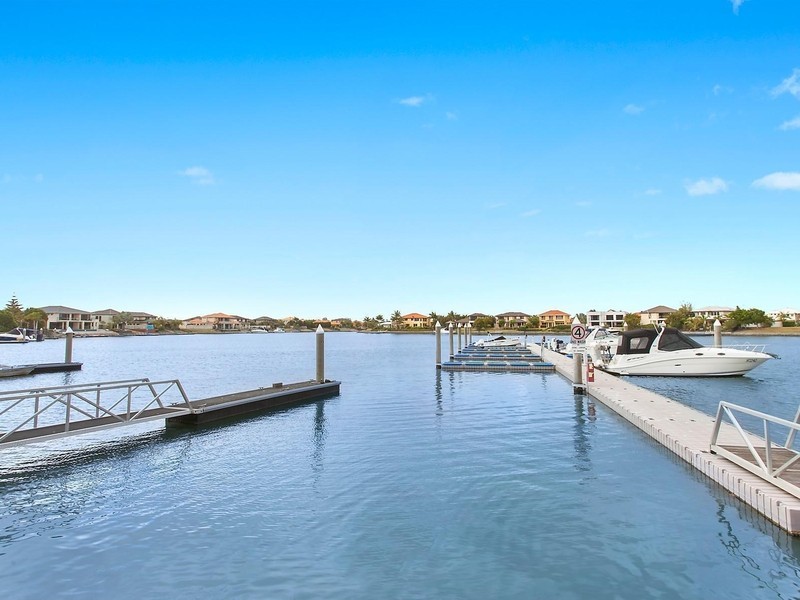 543 Oyster Cove Promenade, Monterey Keys QLD 4212