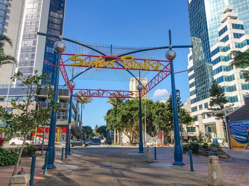 9 Water Street, Southport QLD 4215