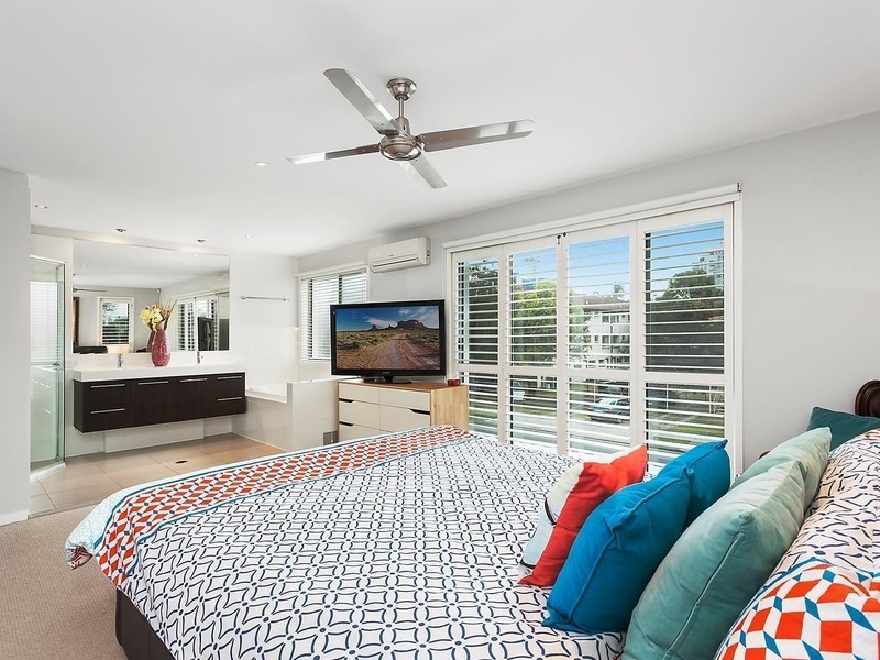 1/43 Whiting Street, Labrador QLD 4215