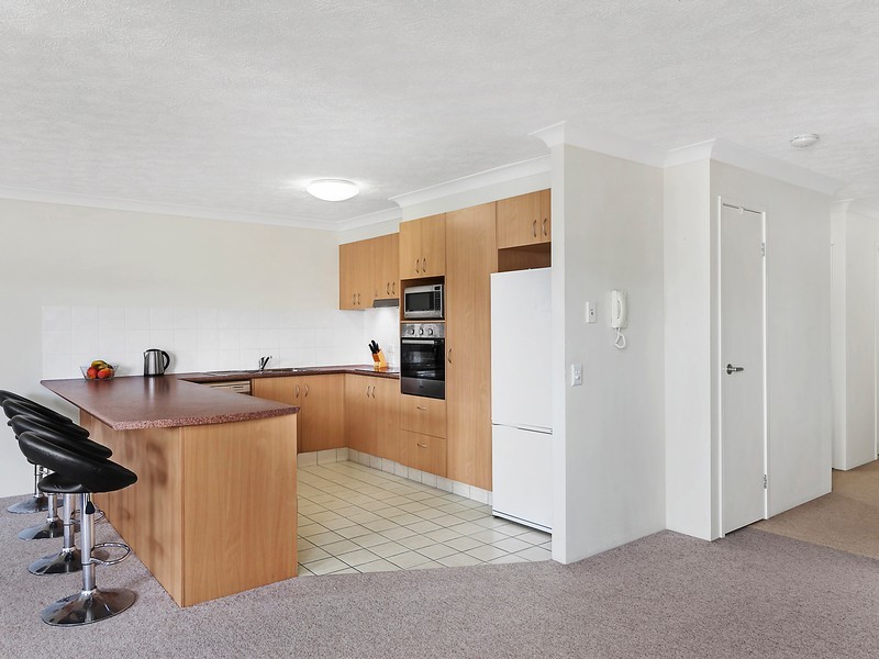 18/4 Proud Street, Labrador QLD 4215